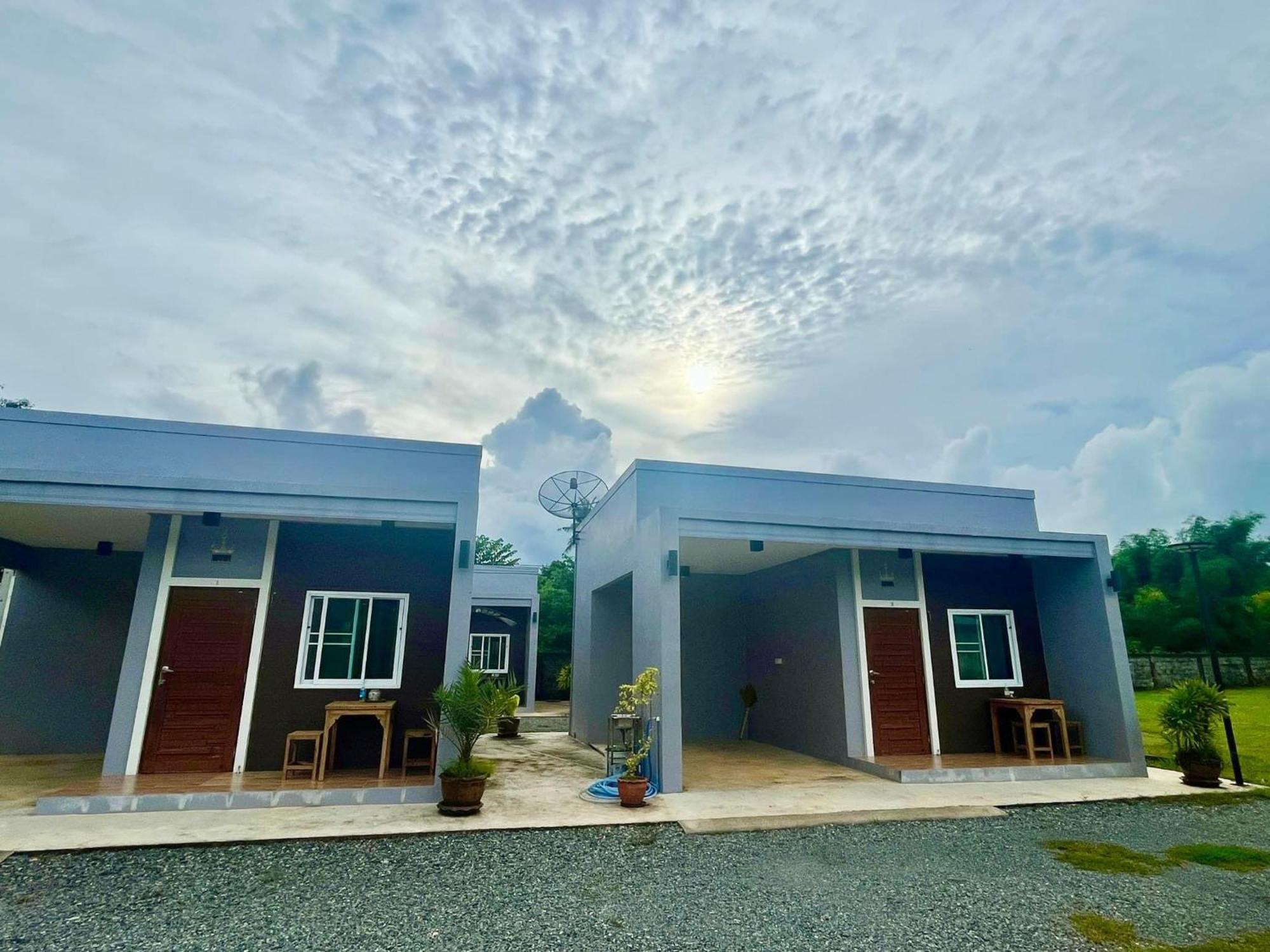 แหลมงอบเฮาส์ Laemngob House Villa Ngoại thất bức ảnh